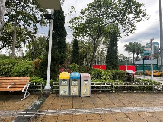 兴发街一号维多利亚公园 (近中央草坪入口)