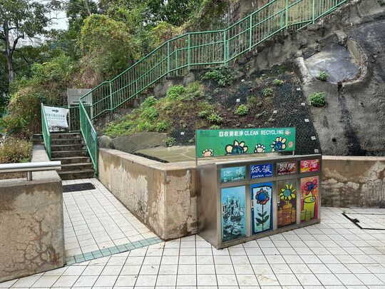 香港大球场 (近东边红闸外公众平台)