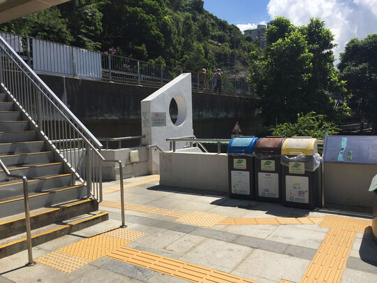 近水灣泳灘
