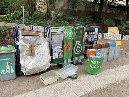 屯门鸣琴路近山景商场行人路空地位置