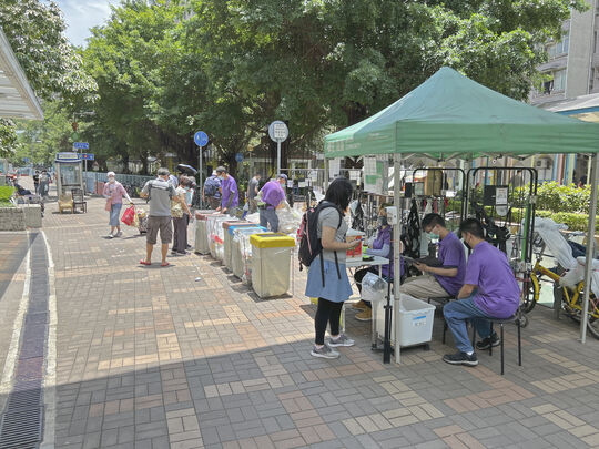 大埔南运路运头塘村外（通往新达广场行人天桥桥底）行人路