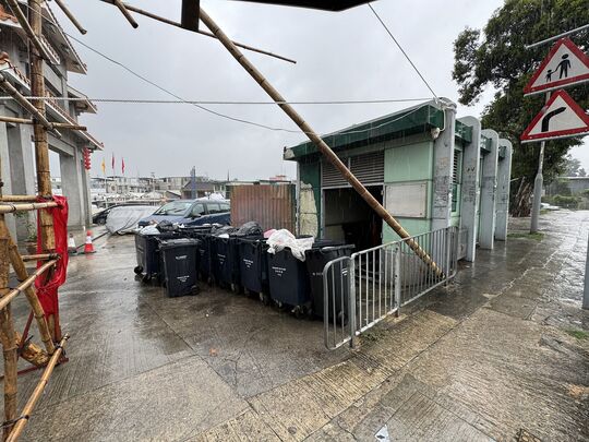 厦尾路厦村乡牌坊旁边垃圾收集站