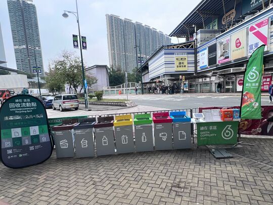 东涌达东路近东涌站对出行人路（行人天桥底）