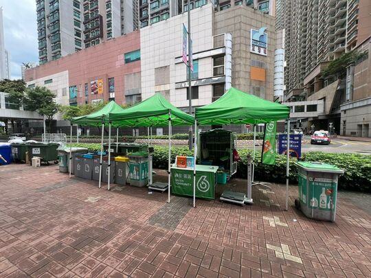 常寧路TKO GATEWAY對出行人路