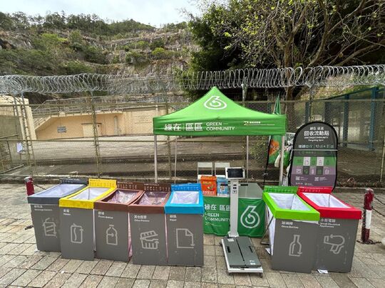 筲箕湾耀东邨耀乐楼对面行人路