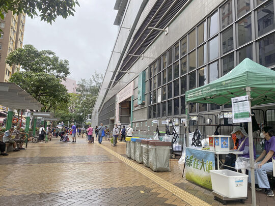 大埔鄉事會街大埔綜合大樓外行人路